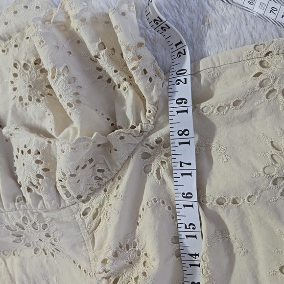 7 for all mankind Cream Eyelet Top - Picture 6 of 8